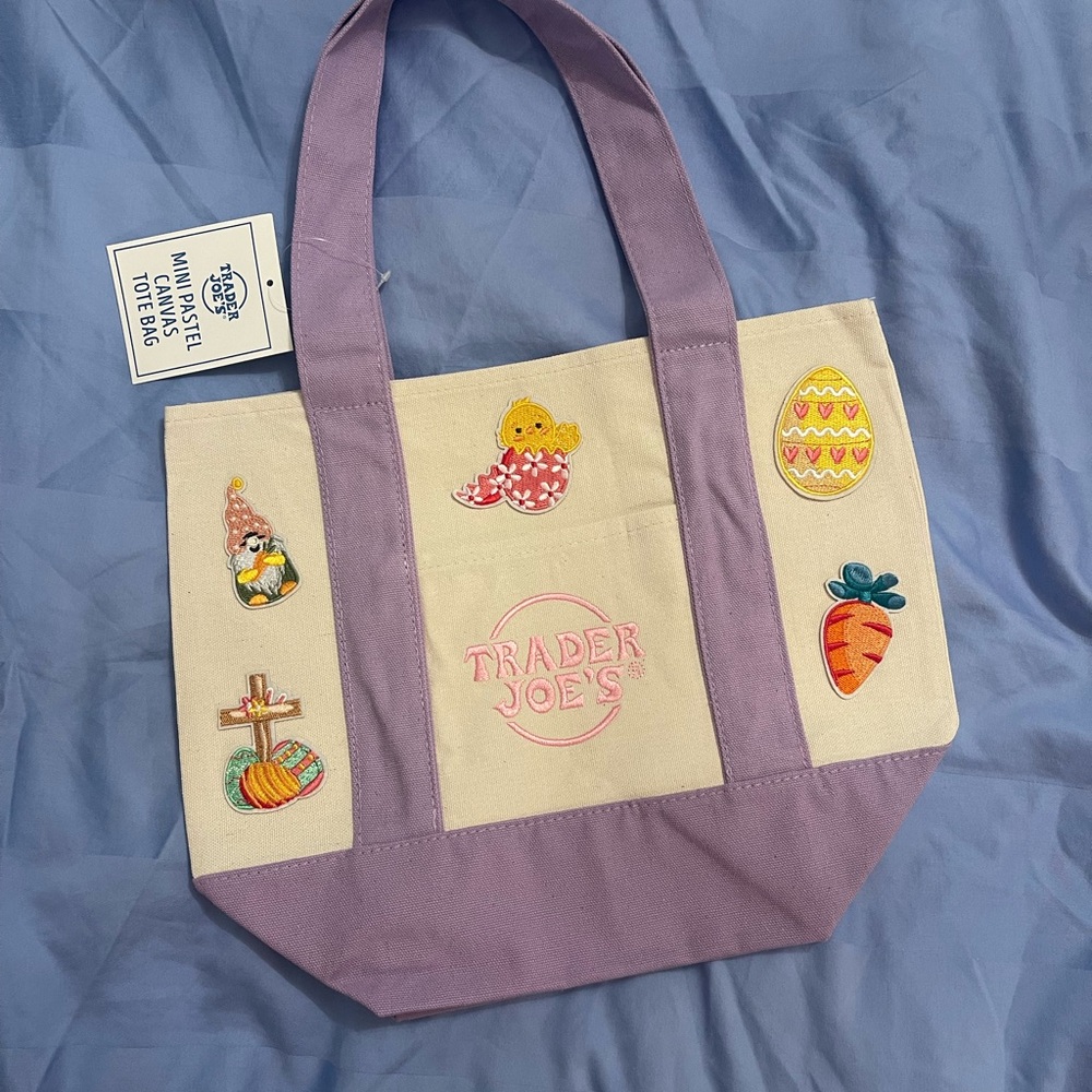 TRADER JOES TOTE EASTER PURPLE EGG BUNNY CARROT CUSTOM NEW WITH TAGS